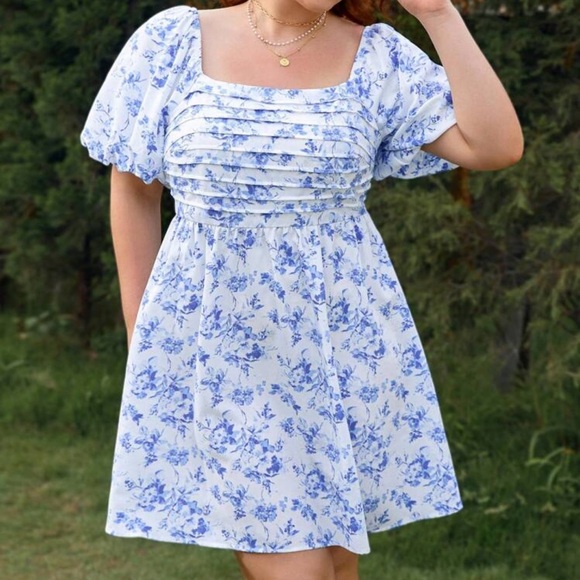 Floral Blue and White Mini Dress - Picture 4 of 4
